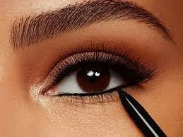 تصویر 4 از سرمه چشم نرم و سبک با جلوه ای طبیعی